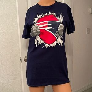 New England PATRIOTS T-shirt. Size adult S. Navy blue w/ red and white. Like new